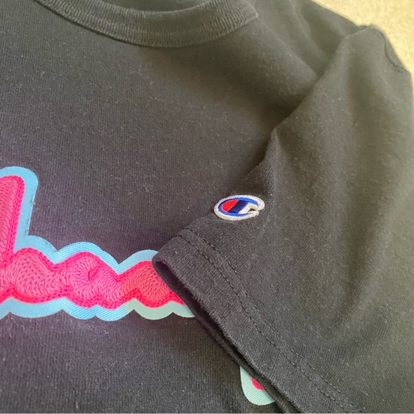 Champion Tshirt - Picture 3 of 4